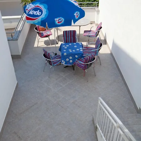 Gloria Apartment