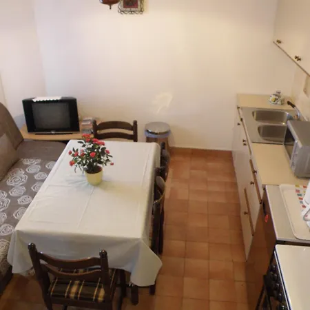 Gloria Apartment *