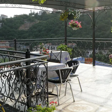 Gloria Apartment *