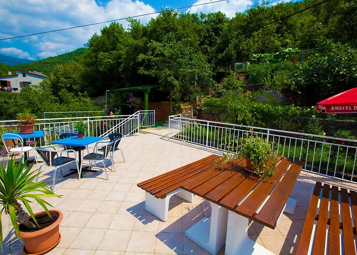 Gloria تْسْغيكفانِتْسا